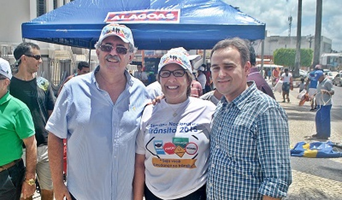 Prefeita e vice exaltam parceria na Semana de Trânsito em Arapiraca