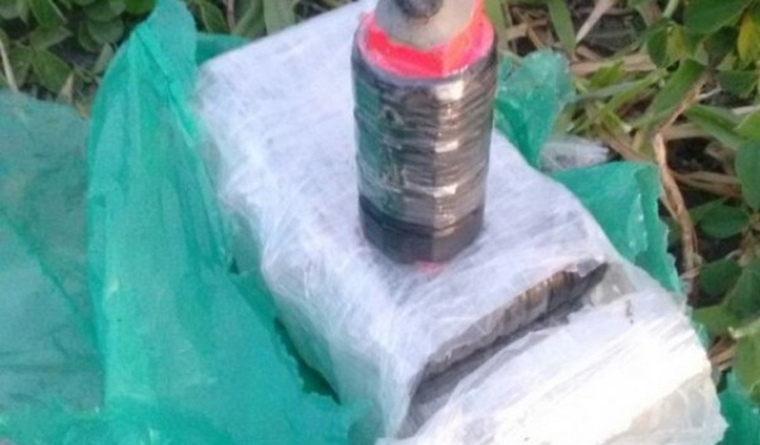 Operação apreende adolescente com 10 kg de crack, maconha e explosivos
