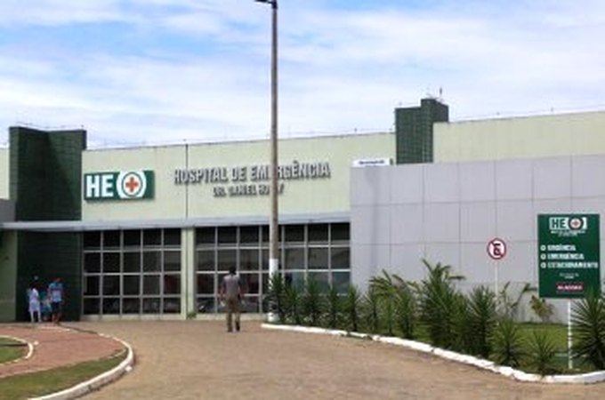 Mulher é socorrida com ferimentos após sofrer queda de moto em Arapiraca