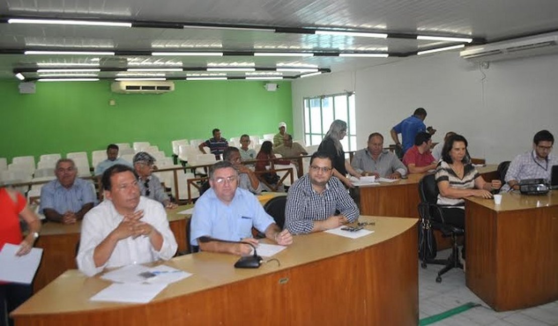 Em audiência pública, diretores da CAB discutem sobre os vazamentos de água em Arapiraca