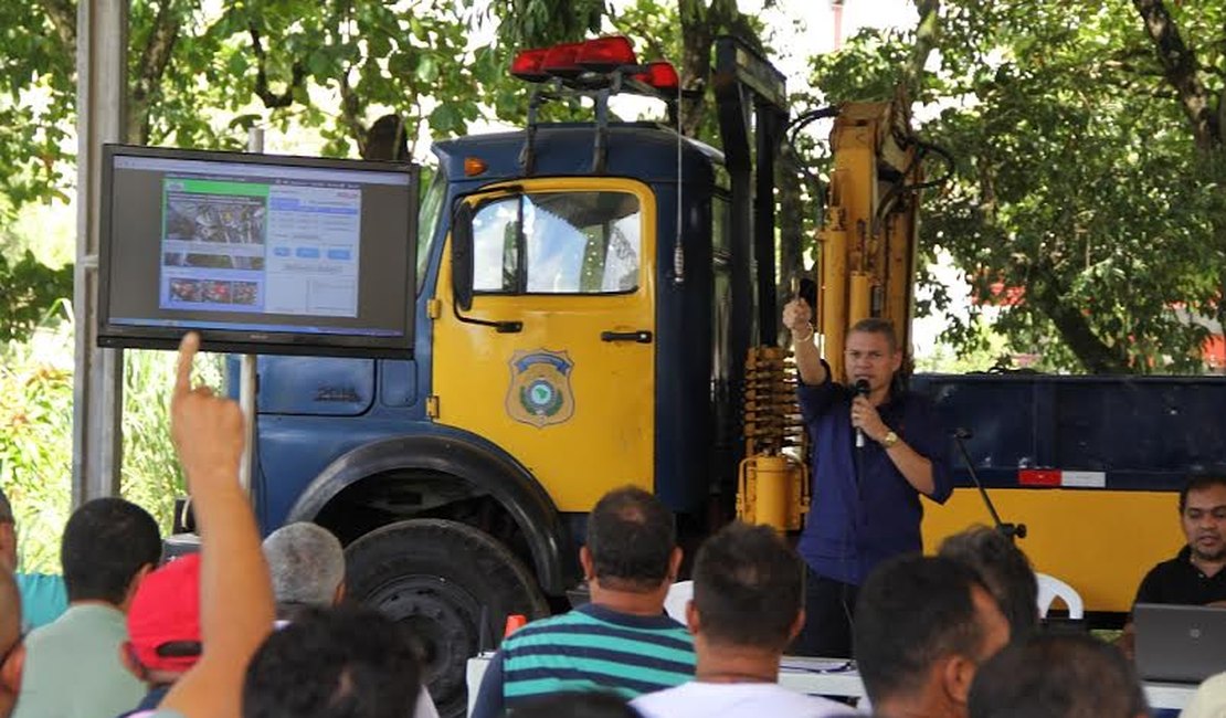 PRF realiza 1º leilão de veículos do ano de 2015 em Alagoas