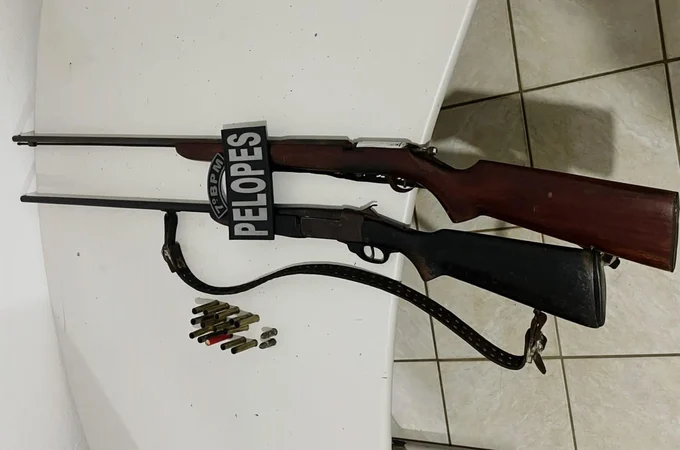 Ações operacionais da PM apreendem armas de fogo e recuperam veículo, em Alagoas