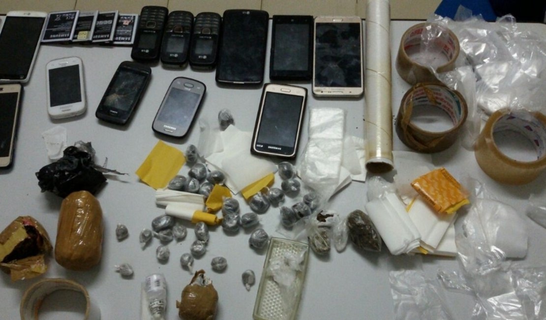 Operação policial apreende drogas, armas e dinheiro em barracas próximas ao Presídio do Agreste