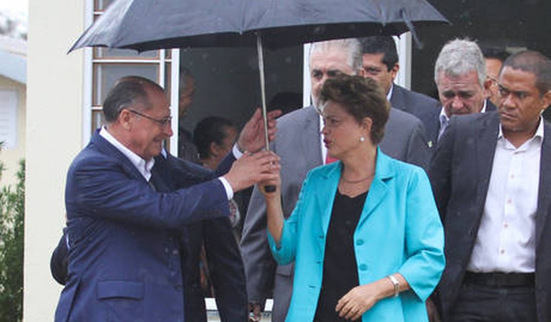 Ao falar sobre crise, Dilma diz que é inaceitável torcer contra o País