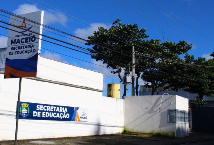 Crise na Educação de Maceió leva à saída de Victor Braga e pode marcar o rompimento com grupo dos Pereira