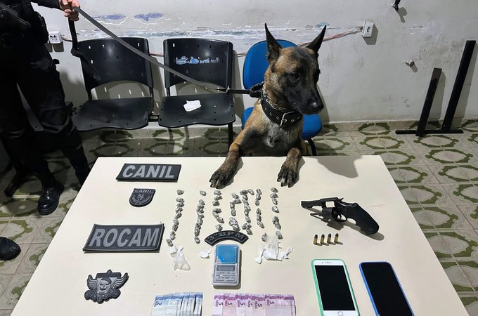 PM apreende drogas e arma de fogo no Manoel Teles; homem é preso em flagrante
