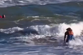 VÍDEO: Surfista resgata banhista que era arrastada pela correnteza na Praia do Francês