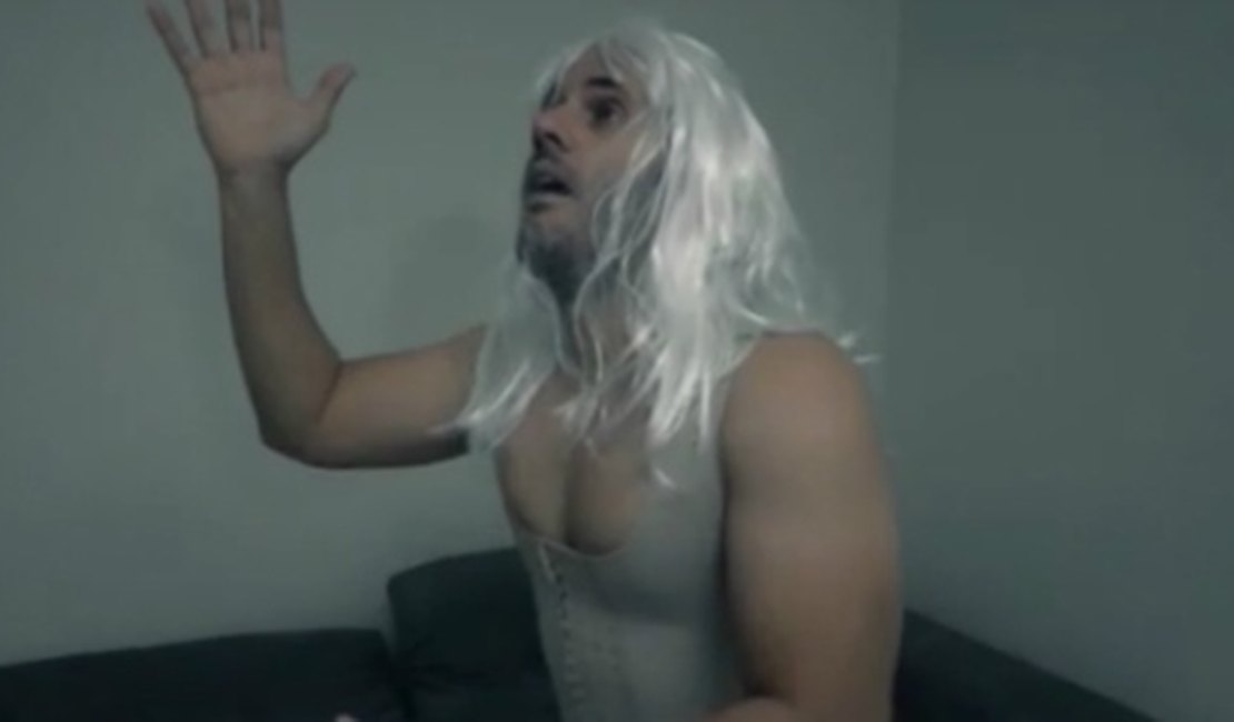 Publicitário faz paródia genial de clipe de Sia para vender apartamento