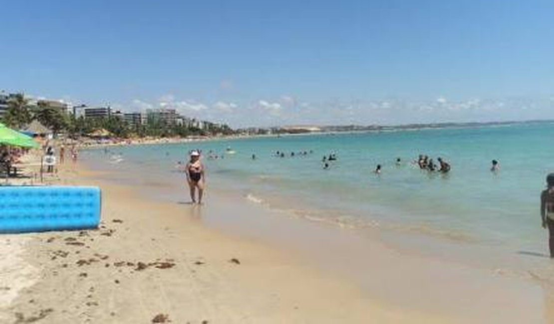 Turista de São Paulo morre afogado na praia de Pajuçara