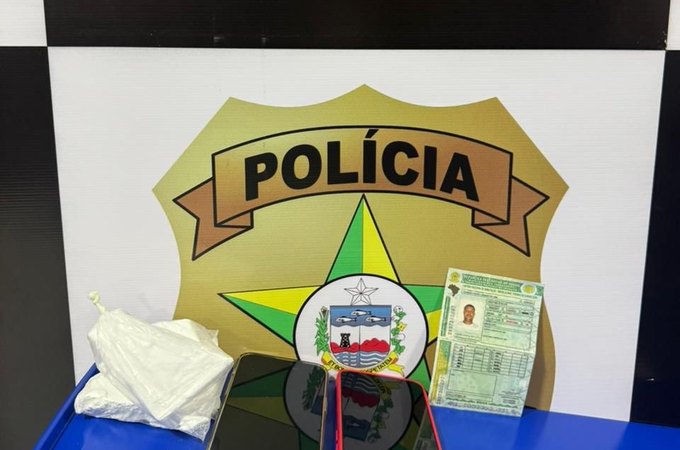 Polícia Civil prende homem condenado por homicídio com cocaína e documentos falsos, em Maceió