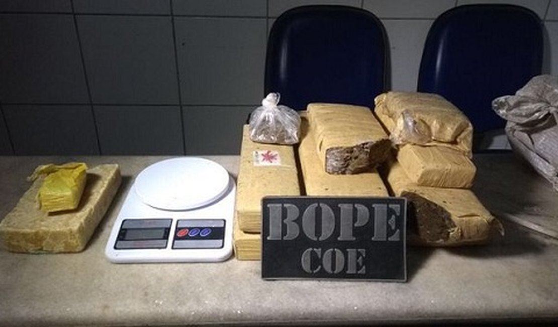 Bope localiza grande quantidade de maconha e crack no Poço, em Maceió