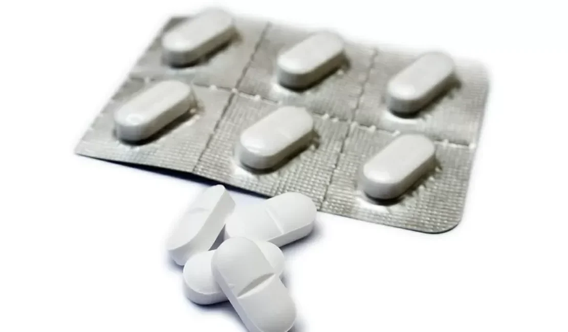 Médico de UPA é demitido após receitar ibuprofeno de 2 em 2 horas a paciente
