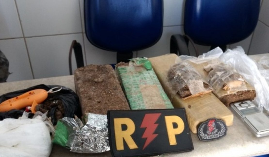 Policiais prendem um e apreendem maconha e cocaína durante ação no Feitosa