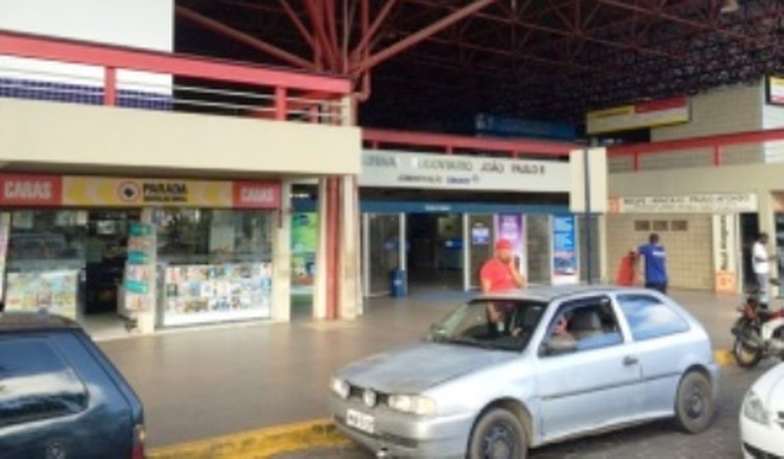 Homem é preso ao ser flagrado com droga em micro-ônibus no Terminal Rodoviário de Maceió