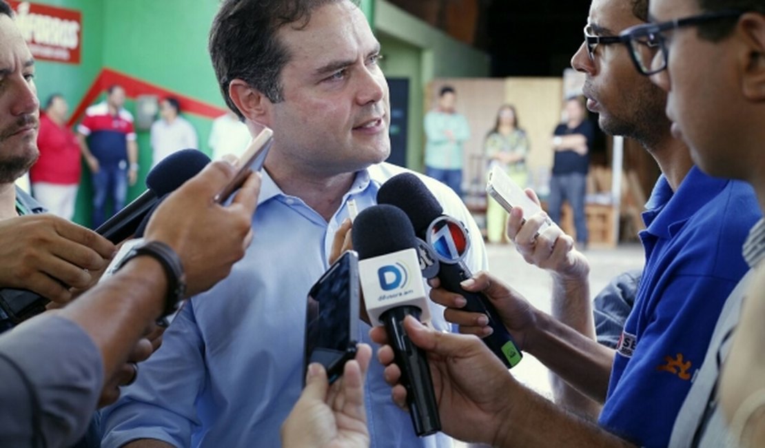 Renan Filho reúne-se com ministro Fux por conciliação fiscal