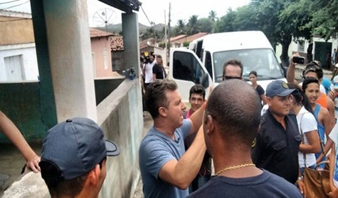 Vídeo: Luciano Huck volta a Alagoas para gravar ‘Lar Doce Lar’
