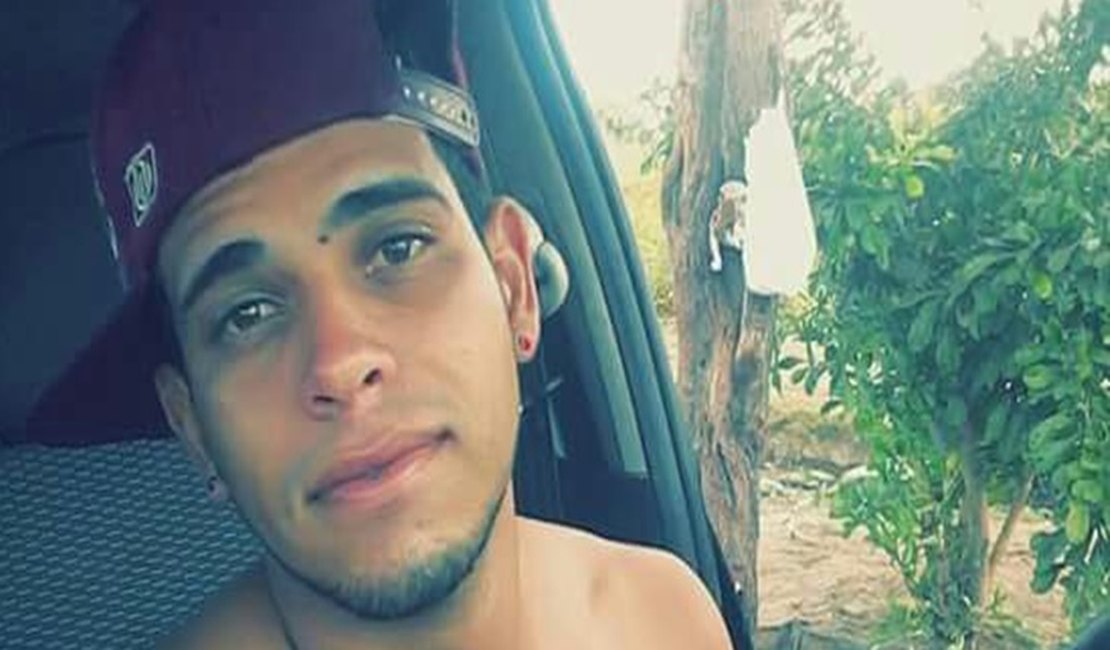 Família procura jovem de Delmiro Gouveia desaparecido em Paulo Afonso