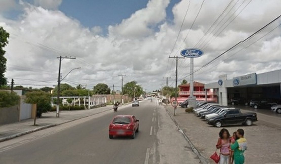 Criminosos arrombam cofre de estabelecimento comercial em Penedo