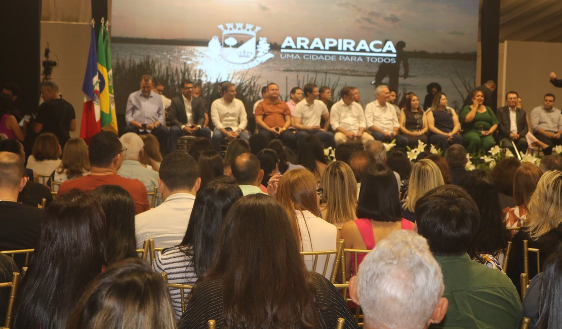 Luciano Barbosa inaugura Centro de Convenções, com capacidade para 1.200 pessoas, em Arapiraca; assista