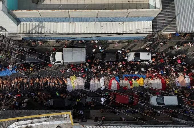 64 corpos são achados em mata no RJ, e número total de mortos chega a 128