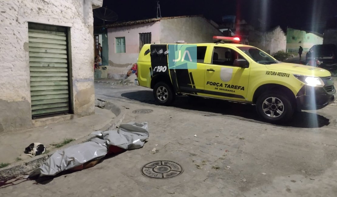 Homem é morto com disparos de arma de fogo próximo a velório no bairro Manoel Teles, em Arapiraca