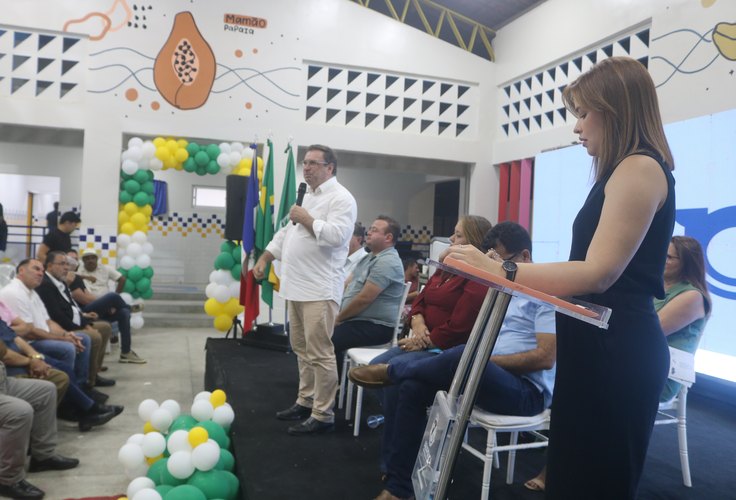 Luciano Barbosa entrega escola completamente revitalizada e reforça compromisso com a educação em Arapiraca