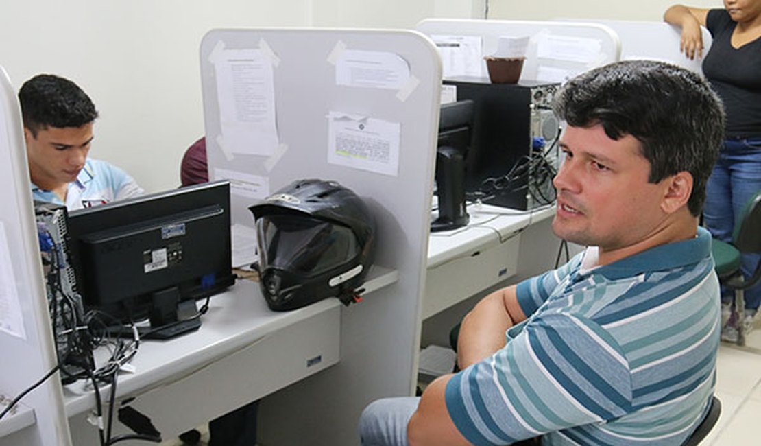 Com mais de 30 anos, dezenas vão à Justiça para se inscrever no concurso da PM