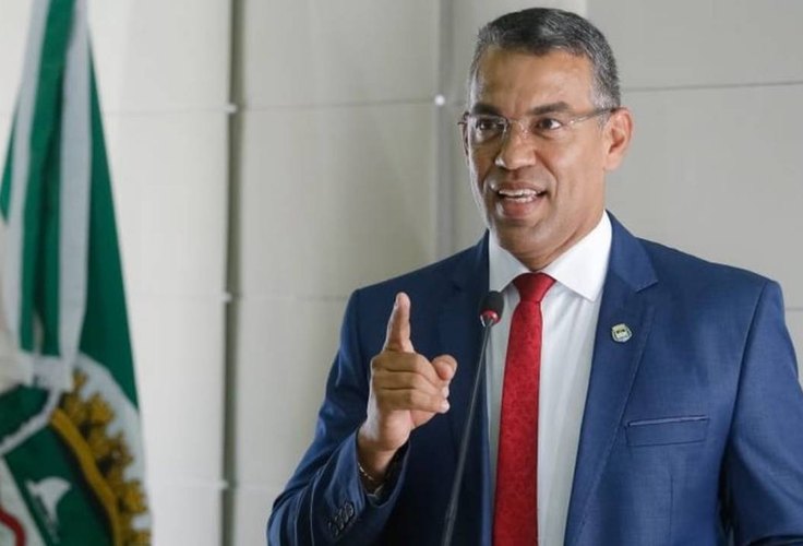 Mesmo após operação da PF,vereador Siderlane continuará recebendo salário de quase R$ 19 mil em Maceió
