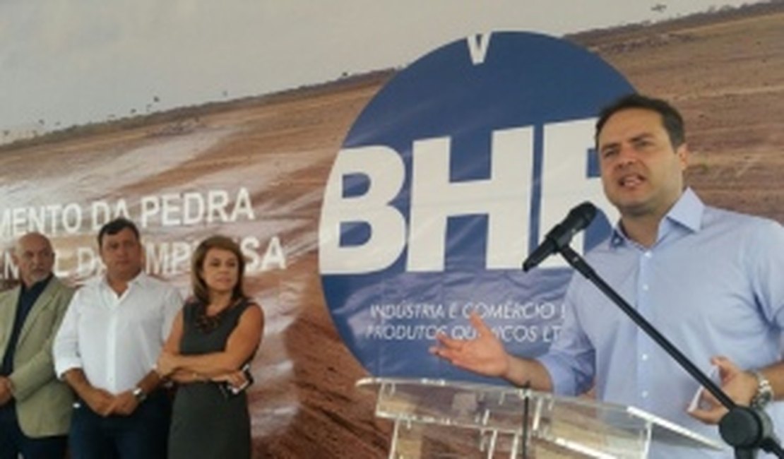 Renan Filho analisará mudança de secretários após o carnaval