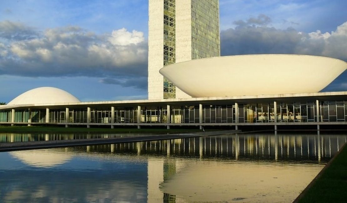 Dilma Rousseff já está no Palácio do Planalto onde aguarda notificação do Senado