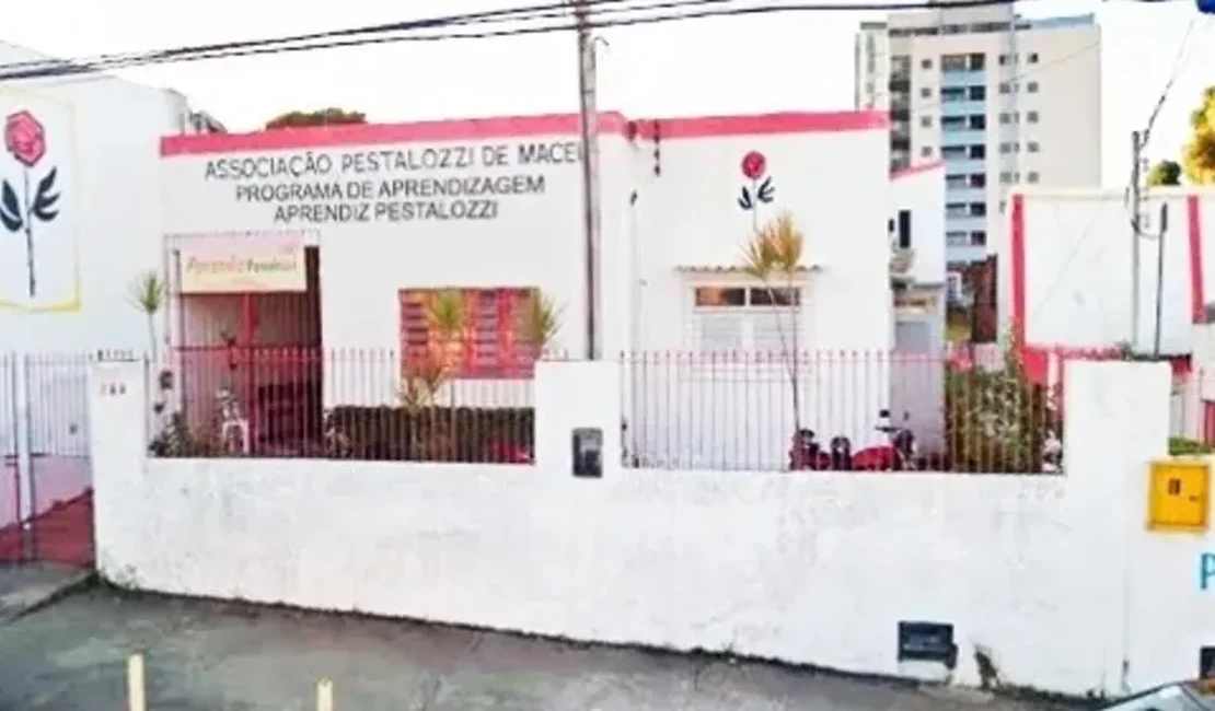 Incêndio em contador da Associação Pestalozzi de Maceió mobiliza bombeiros