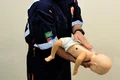 Médica do Hospital Ib Gatto Falcão orienta sobre como agir em casos de engasgo de bebês