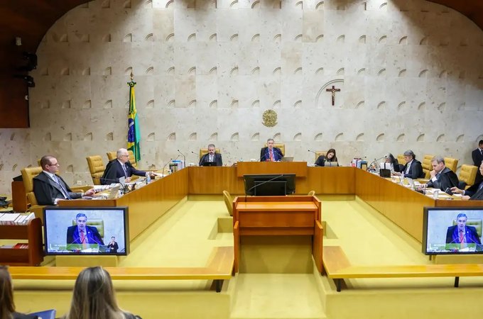 Dino e Mendonça têm discussão acalorada durante sessão do STF