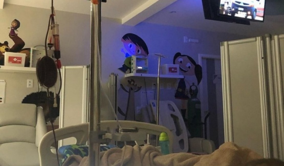 Menino de 06 anos que possui tumores no cérebro e na coluna precisa de doações para ter medicação experimental