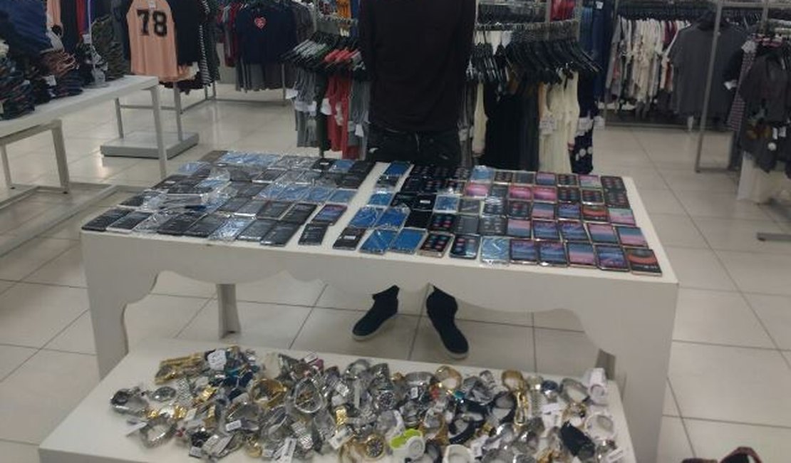 Rocam prende jovem dentro de loja no shopping por roubo de celulares e relógios