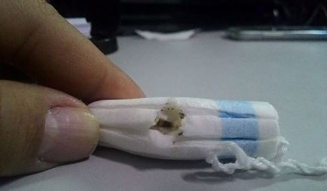 Estudante se assusta ao encontrar ‘vermes’ dentro de absorvente íntimo