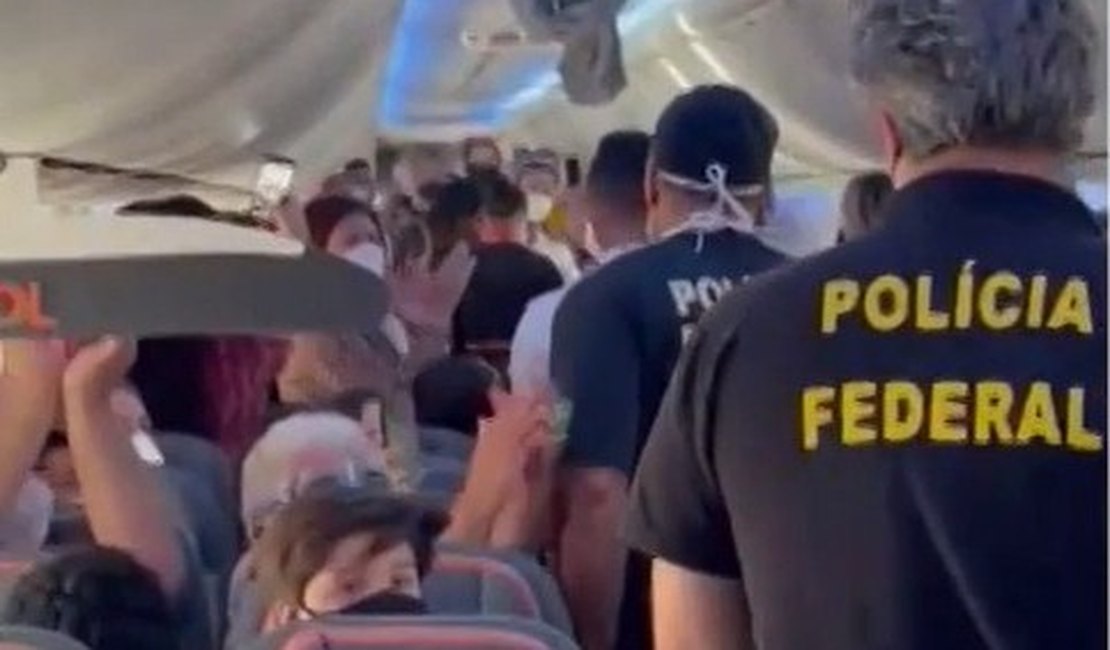Sem máscara, passageiro causa confusão e faz avião retornar para o aeroporto