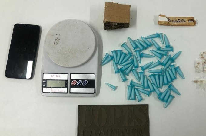 PM apreende arma e drogas durante abordagens no interior de Alagoas