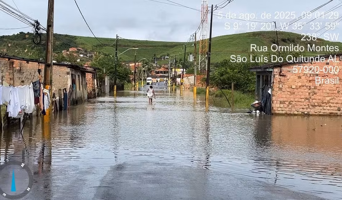 Rios Manguaba e Santo Antônio transbordam no interior de Alagoas após fortes chuvas em Alagoas