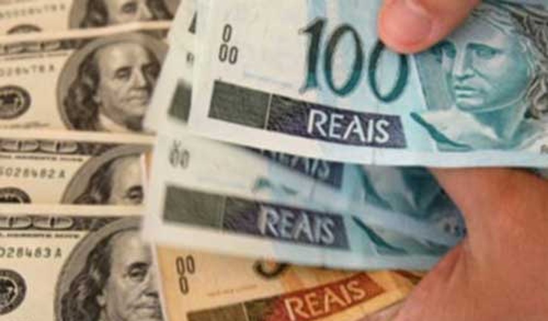 Desvalorização do real em relação à moeda americana passa de 70%