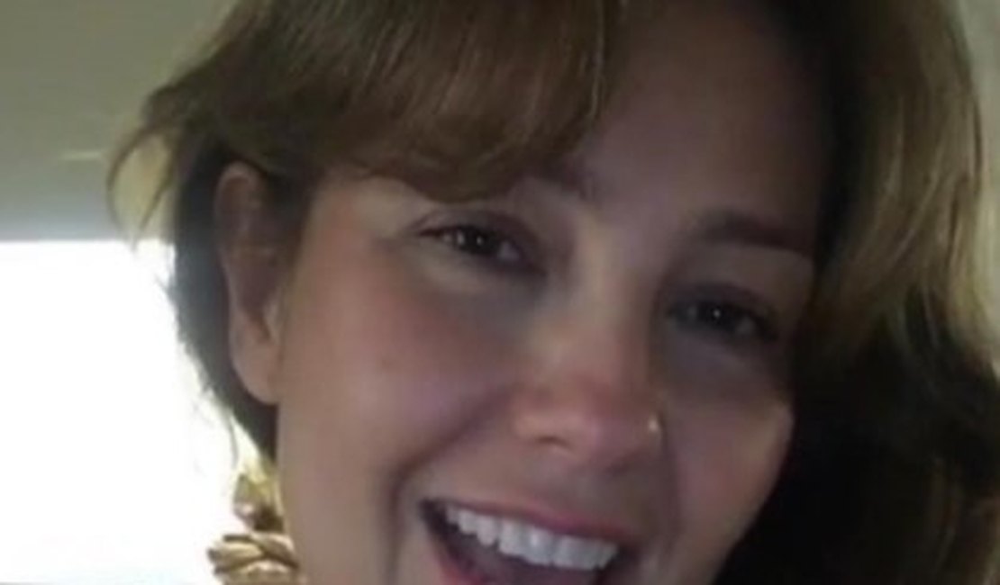 Aos 44, Thalia arranca suspiros de seguidores e prova que o tempo não passou