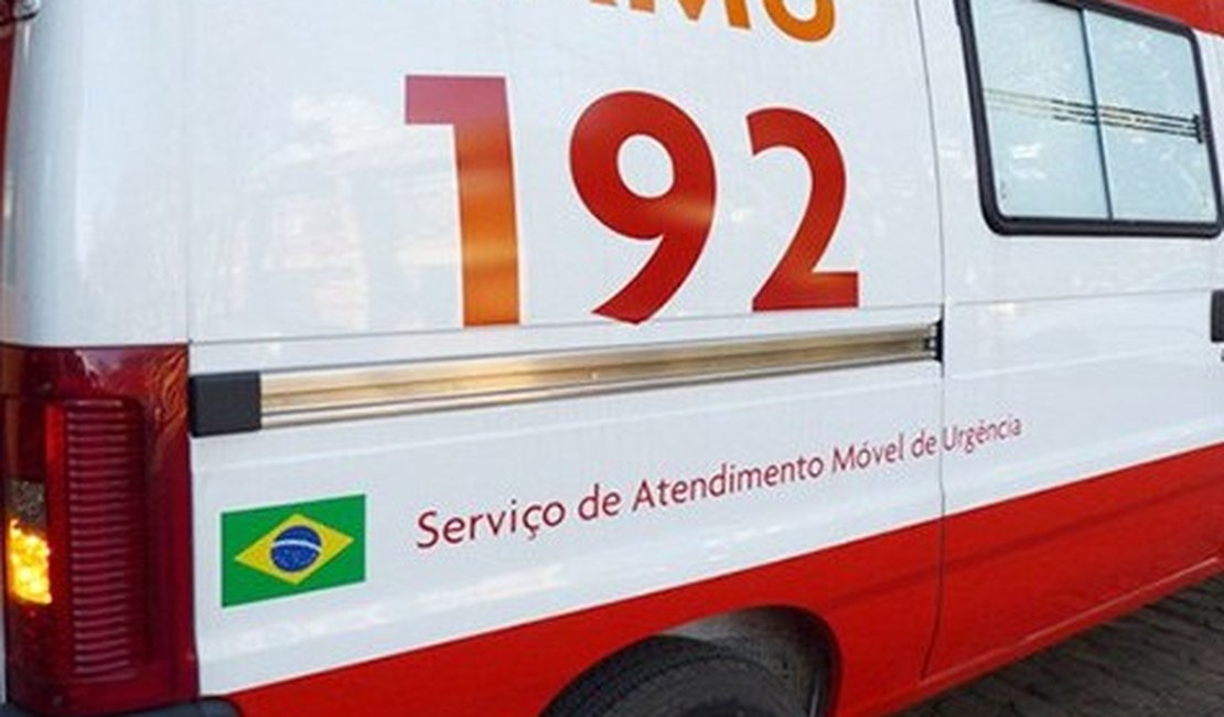 Homem é atropelado por moto e tem fratura exposta no bairro Canafístula, em Arapiraca