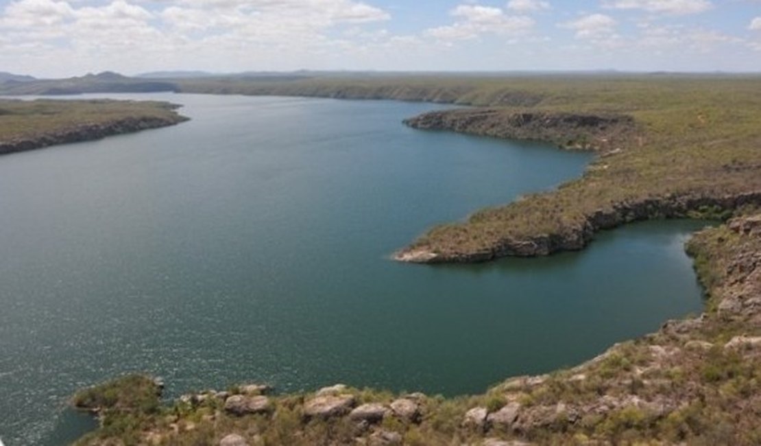 Cyanobactérias atingem lago de Xingó e paralisam abastecimento do Sertão