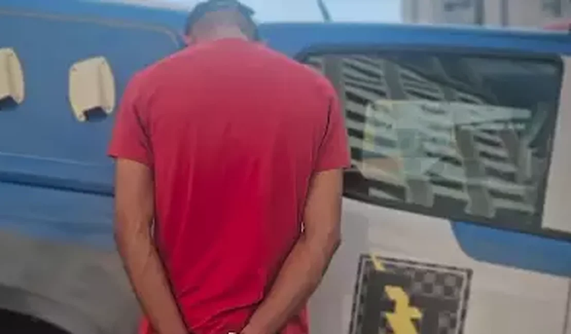 Homem preso em Goiás fingiu ser PM com o objetivo de almoçar de graça e conquistar mulheres