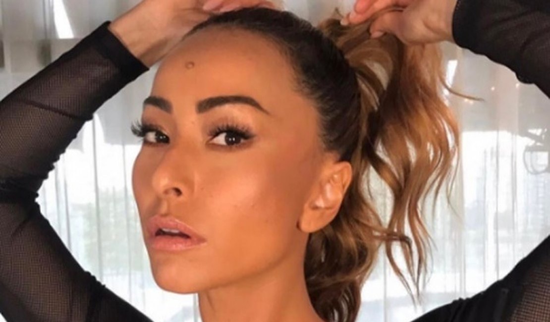 Plateia de Sabrina Sato acusa Record de cárcere privado