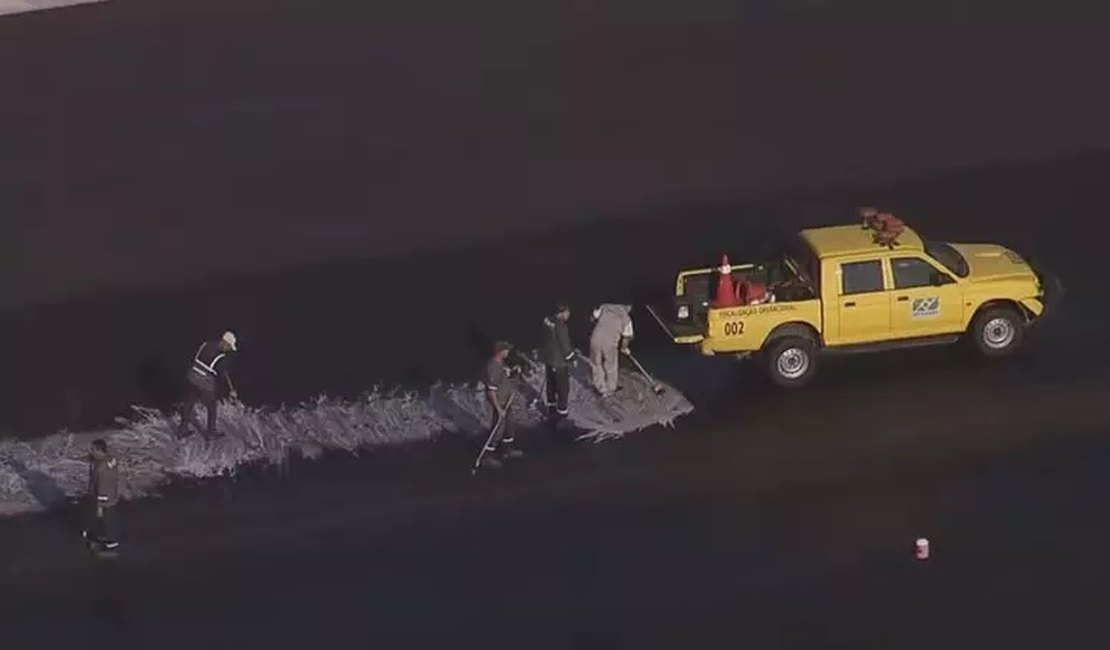 Aeroporto Santos Dumont reabre após 12 horas depois de vazamento de óleo na pista