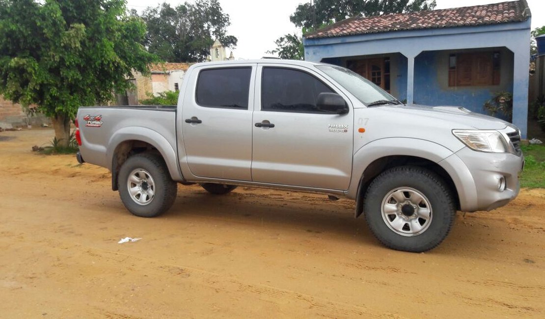 Polícia Civil recupera carros roubados após troca de tiros com criminosos, em Arapiraca