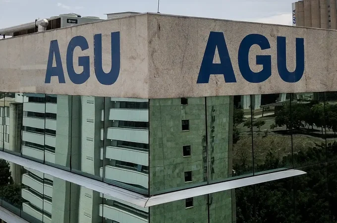 AGU pede bloqueio de bens de mais 14 investigados por fraude no INSS