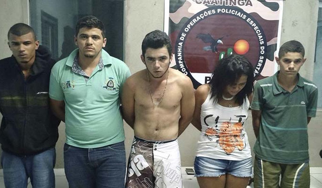 Polícia prende quadrilha acusada de tráfico de drogas, em Piranhas, AL
