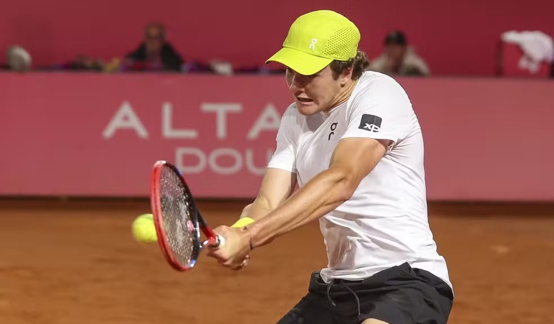 João Fonseca cai na estreia de Estoril e tem primeira derrota em Challengers de 2025